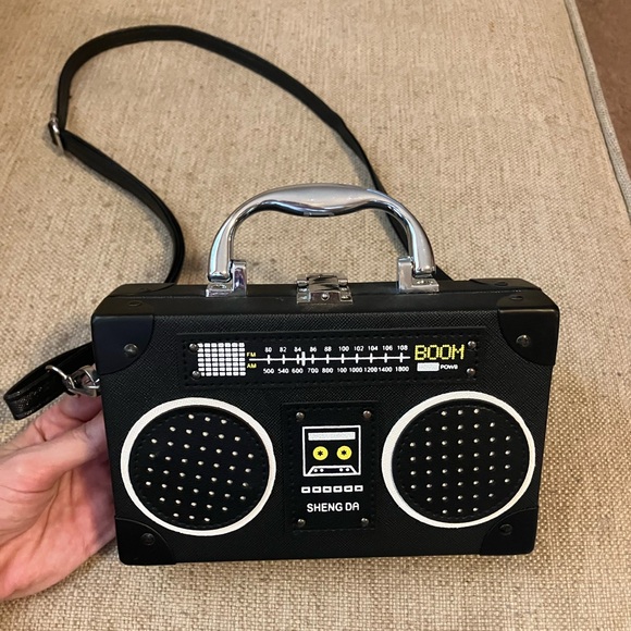 Black boom box purse - Picture 3 of 6